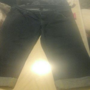 Women's blue jean caprees